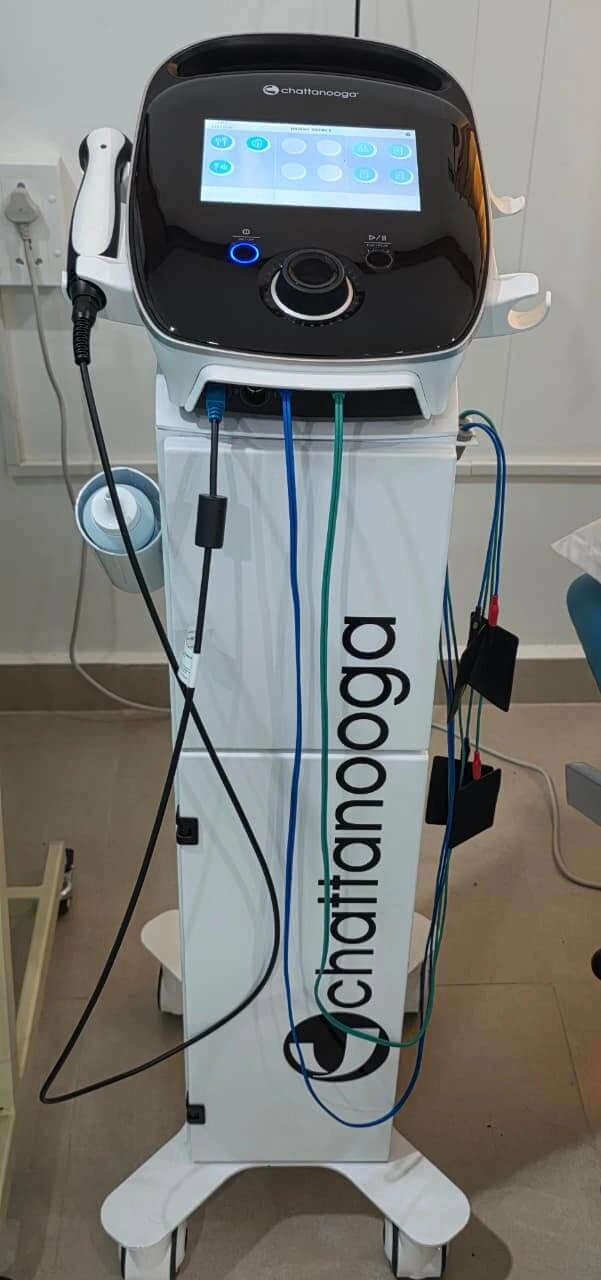 Ultrasound-and-electrotherapy-Combination-machine-used-for-muscle-stimulation-and-pain-relief